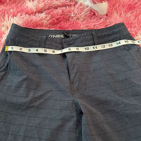 O'Neill Men's Crossover Hybrid Shorts, Excellent worn  once shorts, size 30 - Picture 9 of 13
